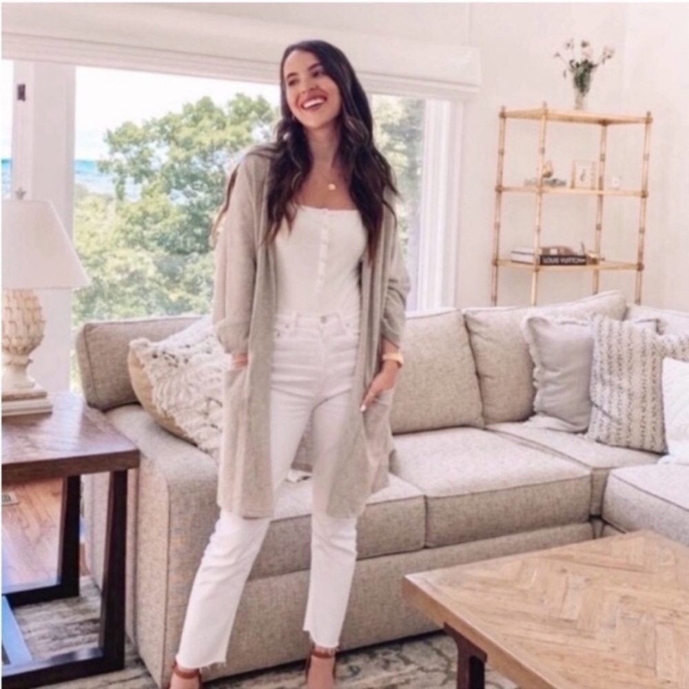 Donni. Grey ribbed cardigan with pockets one size fits all